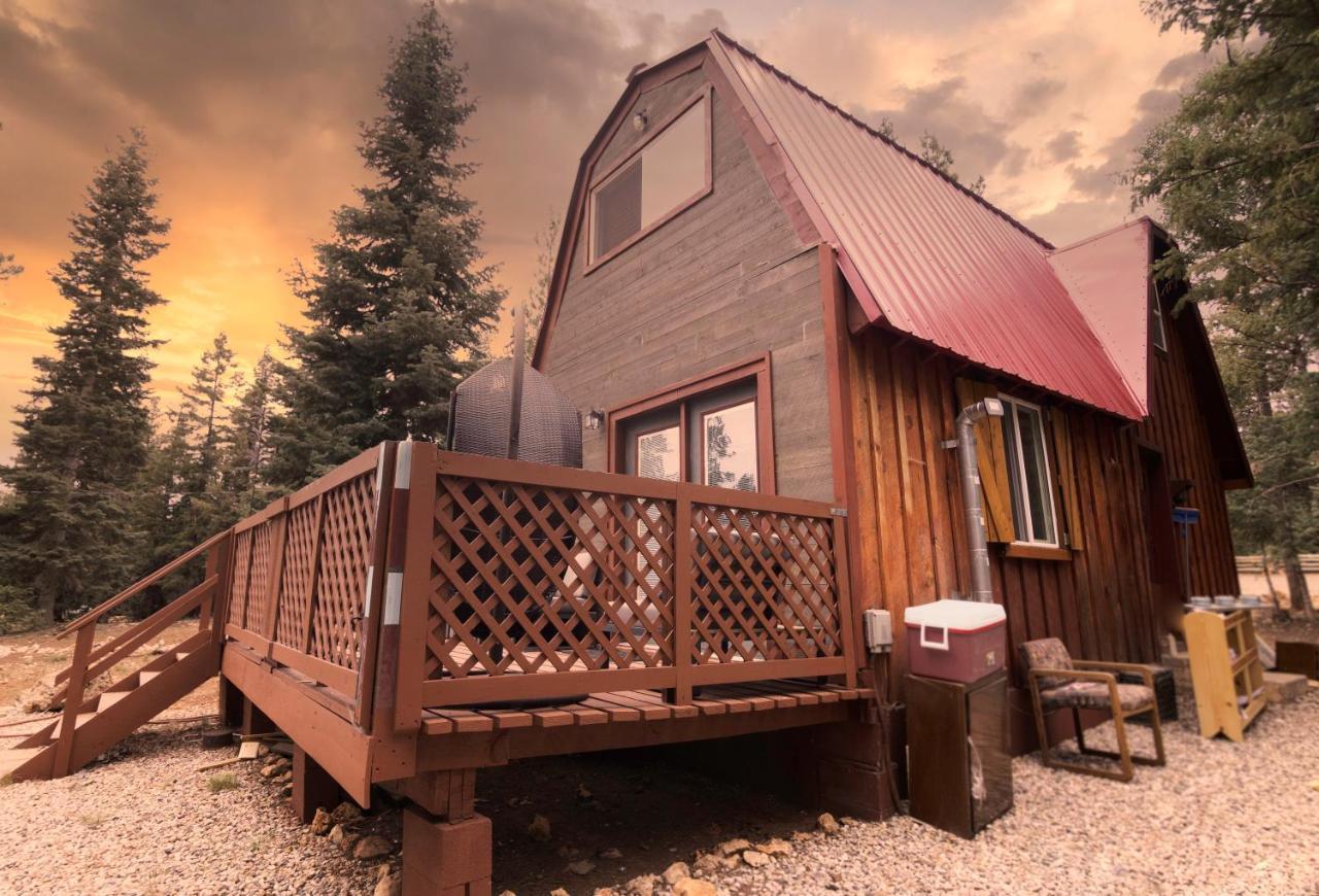 Charming Blue Farmhouse Cabin Duck Creek Village 外观 照片